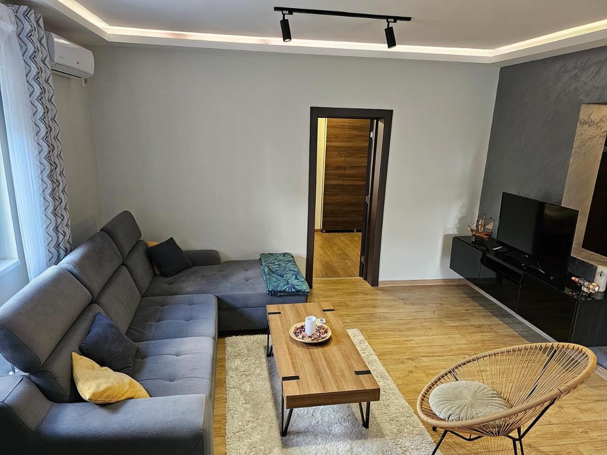 Aerovista Apartment Surčin Esterno foto